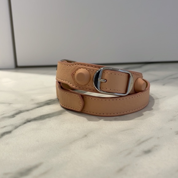 Gorgeous Balenciaga triple wrap bracelet in blush - Picture 2 of 7